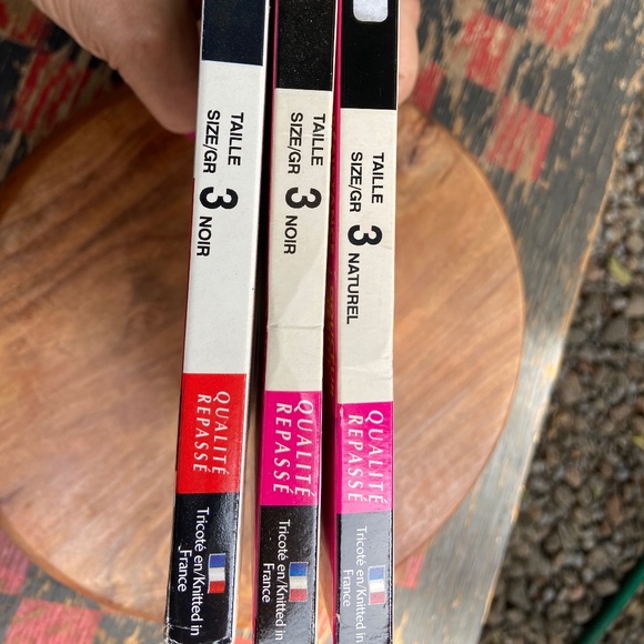 DIM Vintage hosiery Bundle. 3 pairs: 2 black, 1 naturel - Picture 12 of 15